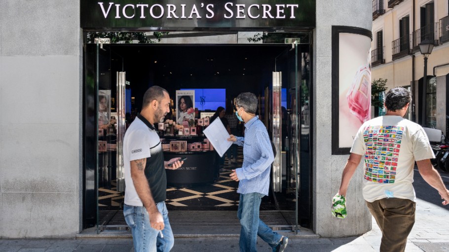 VS&Co. cuts 160 jobs to create simplified leadership structure and combine its businesses into a single, collaborative organization.