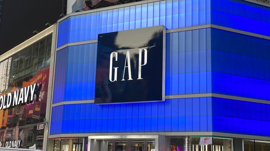 CEO changes were made at Gap Inc., Old Navy, Victoria's Secret, Dollar General and J.Hillburn; True Religion created a new C-Suite post.