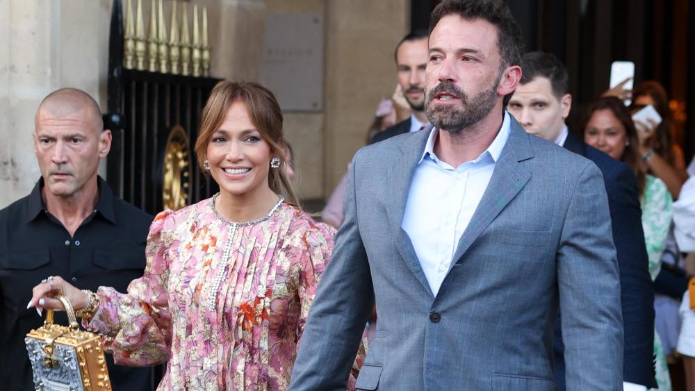 PARIS, FRANCE - JULY 23: Jennifer Lopez and Ben Affleck are seen leaving Hôtel de Crillon on July 23, 2022 in Paris, France. (Photo by Pierre Suu/GC Images)
