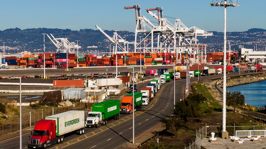 Protestors at Port of Oakland told to move to Free Speech Zone