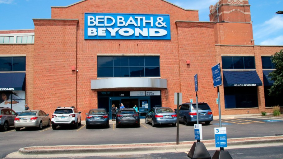 Bed Bath & Beyond's deteriorating liquidity and worsening macro conditions resulted in a lower credit rating, raising bankruptcy concerns.