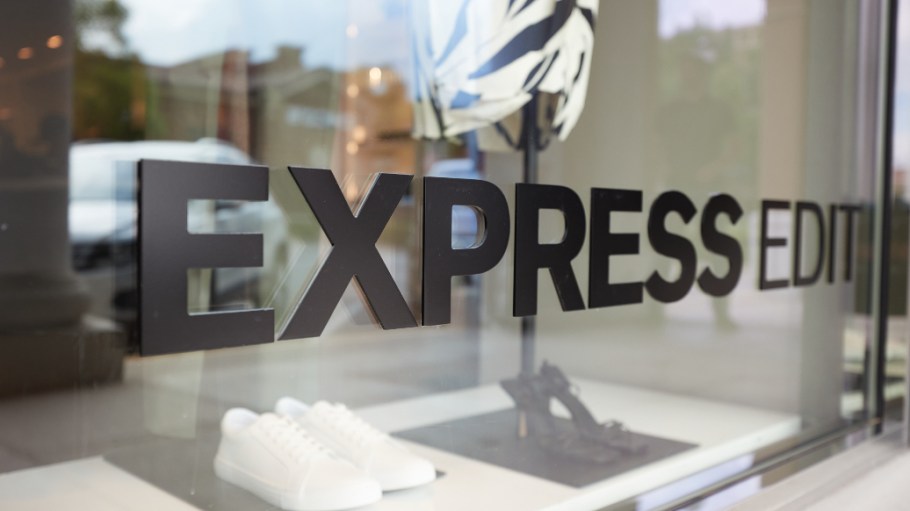 Express Inc.'s men's business did well in Q2, but its women's business lagged despite good data from social selling and an increase in loyalty members.