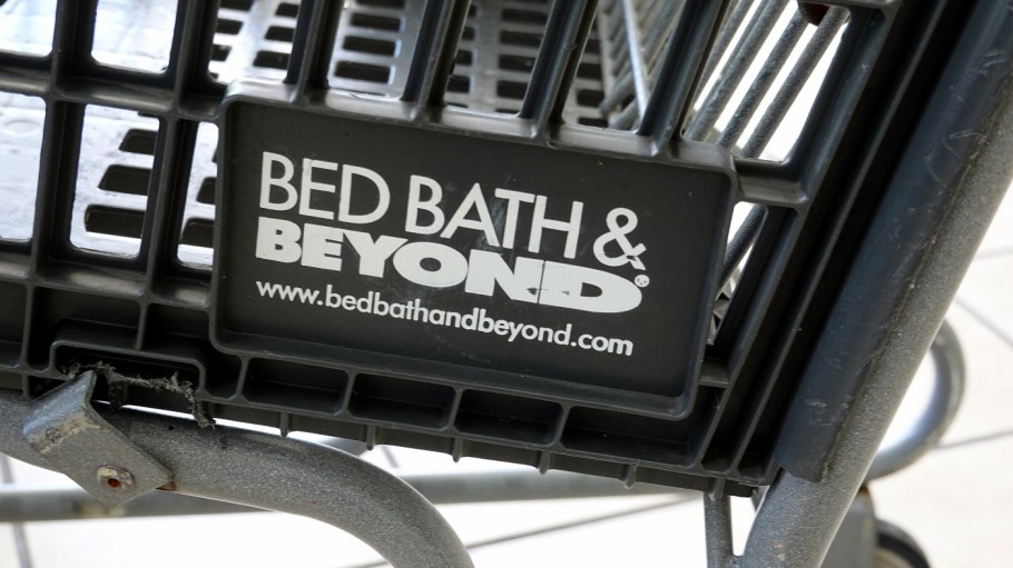 Bed Bath & Beyond Cutting Jobs and Stores
