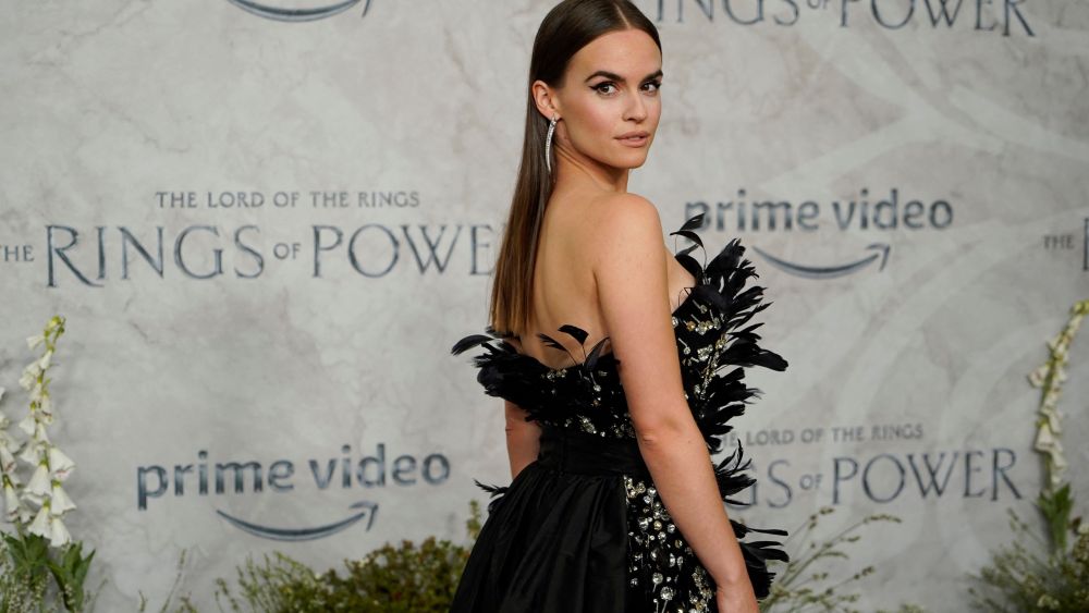 Actress Ema Horvath poses on the red carpet upon arrival to attend the Global Premiere of "The Lord of the Rings: The Rings of Power" at the Odeon cinema in Leicester Square, central London, on August 30, 2022. (Photo by Niklas HALLE'N / AFP) (Photo by NIKLAS HALLE'N/AFP via Getty Images)