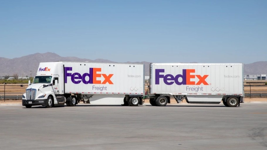Truck maker PACCAR will work with power solutions provider Cummins. to offer the new Cummins X15N natural gas engine in its trucks.