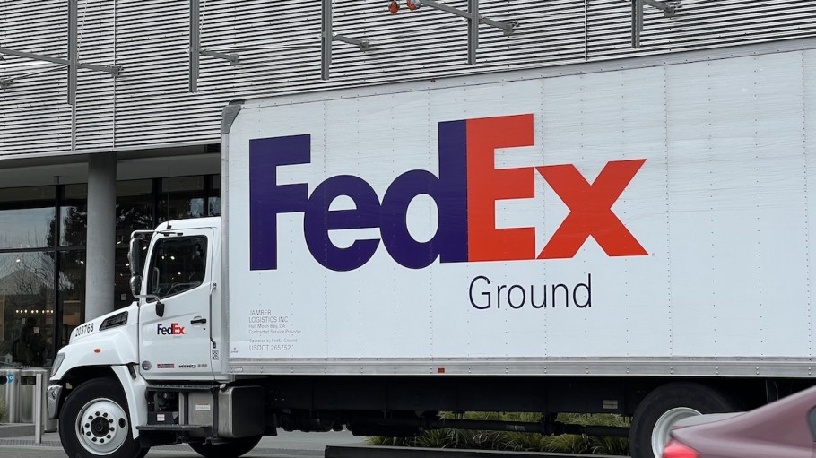 FedEx Ground contractor may quit routes beginning Black Friday