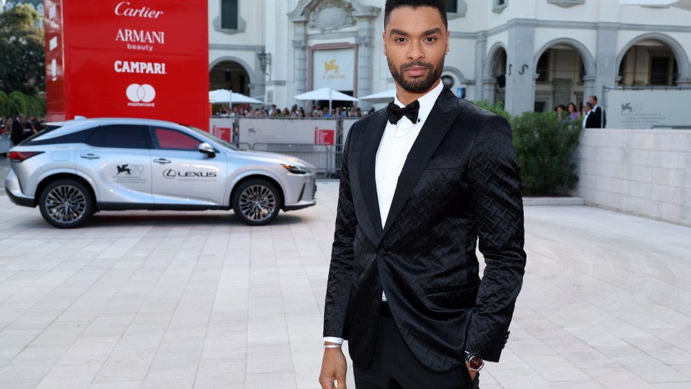 Regé-Jean Page arrives for the "White Noise" red carpet and opening ceremony during the 79th Venice Film Festival on August 31, 2022 in Venice, Italy. (Photo by Pascal Le Segretain/Getty Images for Lexus)