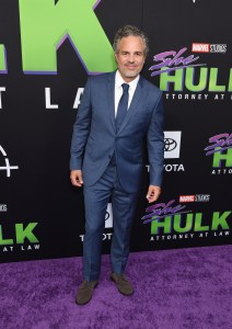 Mark Ruffalo at the premiere of Disney+'s "She Hulk: Attorney at Law" held at the El Capitan Theatre on August 15, 2022 in Los Angeles, California
