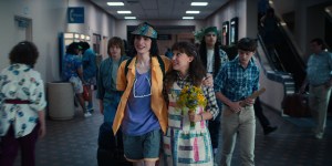 STRANGER THINGS. (L to R) Charlie Heaton as Jonathan Byers, Finn Wolfhard as Mike Wheeler, Millie Bobby Brown as Eleven, Eduardo Franco as Argyle, and Noah Schnapp as Will Byers in STRANGER THINGS. Cr. Courtesy of Netflix © 2022