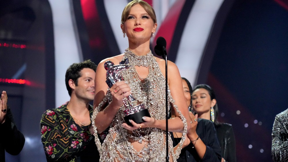 NEWARK, NEW JERSEY - AUGUST 28: Taylor Swift accepts the Video of the Year award for “All Too Well” (10-minute Taylor’s Version) onstage at the 2022 MTV VMAs at Prudential Center on Aug. 28, 2022 in Newark, New Jersey. (Photo by Kevin Mazur/Getty Images for MTV/Paramount Global)