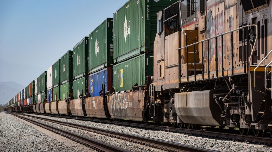 U.S. rail contract dispute