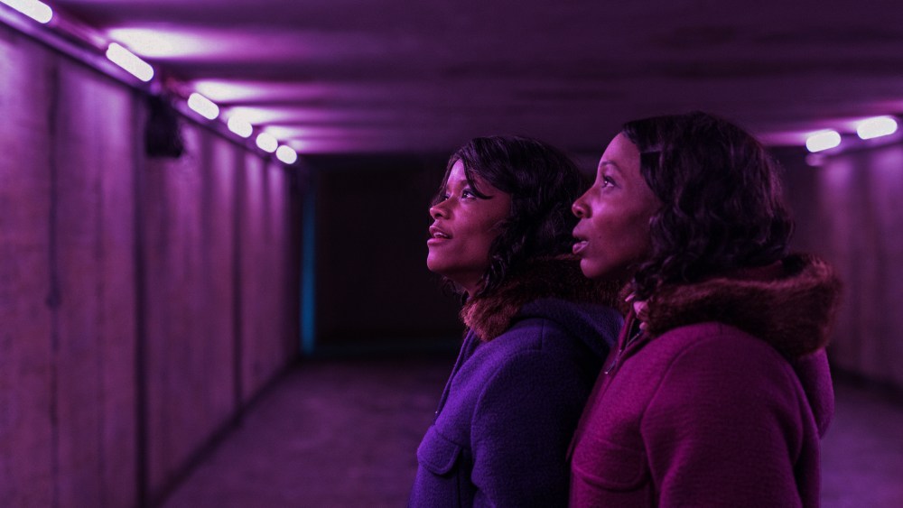 (L to R) Letitia Wright stars as June Gibbons and Tamara Lawrance stars as Jennifer Gibbons in director Agnieszka Smoczynska's THE SILENT TWINS, a Focus Features release. Credit: Courtesy of Lukasz Bak/Focus Features