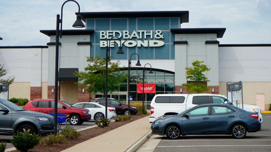 Lenders and analysts aren't convinced Bed Bath & Beyond can win critical vendor support as it looks for a CEO and CFO and fights a major lawsuit.