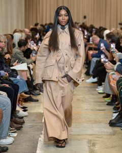 Burberry RTW Spring 2023
