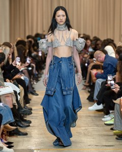 Burberry RTW Spring 2023