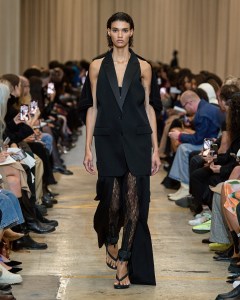Burberry RTW Spring 2023