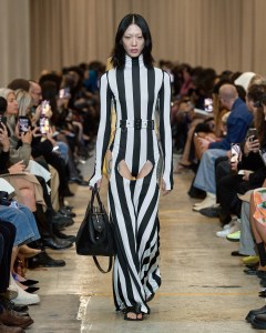 Burberry RTW Spring 2023