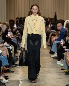 Burberry RTW Spring 2023