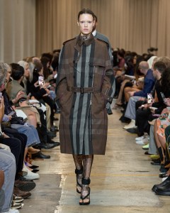 Burberry RTW Spring 2023