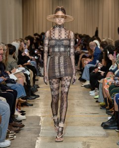 Burberry RTW Spring 2023