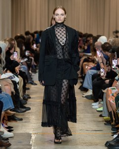 Burberry RTW Spring 2023