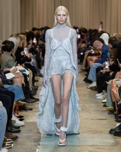 Burberry RTW Spring 2023