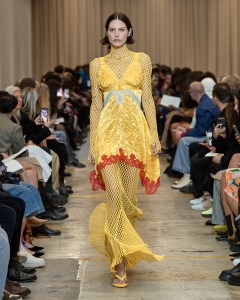 Burberry RTW Spring 2023