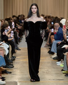 Burberry RTW Spring 2023