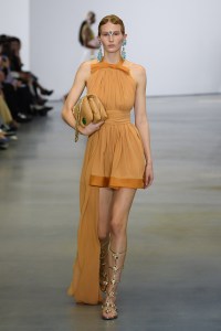 Giambattista Valli RTW Spring 2023