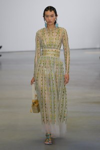 Giambattista Valli RTW Spring 2023
