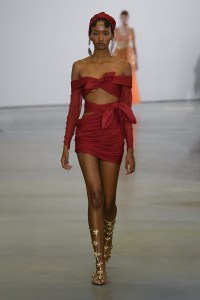 Giambattista Valli RTW Spring 2023