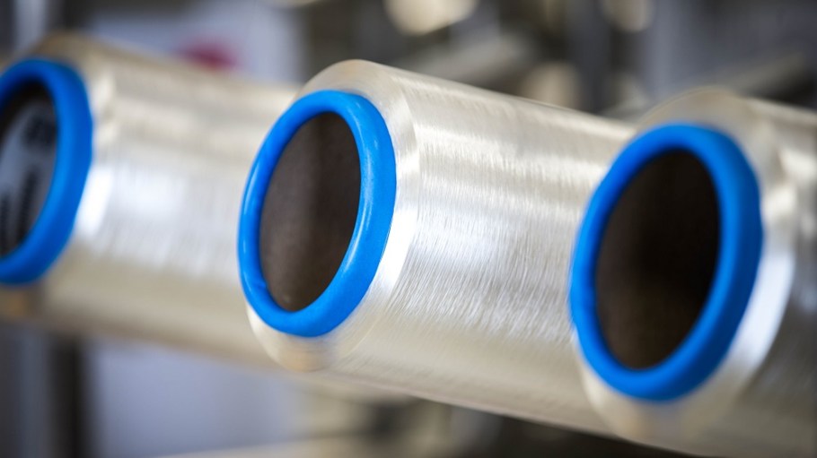 Speciality fiber manufacturer Lenzing Group has been awarded platinum status in the CSR rating from EcoVadis.