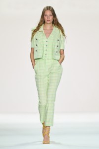 Veronica Beard RTW Spring 2023
