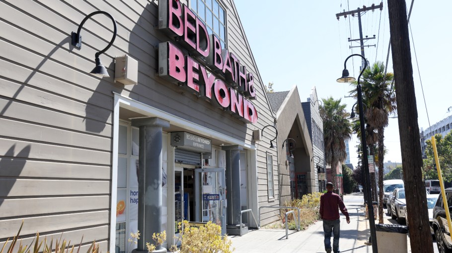 Another quarter of double-digit declines for Bed Bath & Beyond