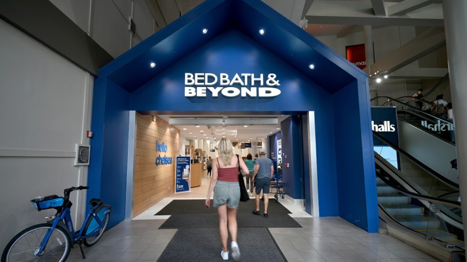 Home goods retailer Bed Bath & Beyond announced that it will close 150 stores and cut 20% of its labor force due to weak sales and high inventory supplies.