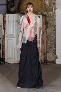 Runway at Dilara Findikoglu RTW Spring 2023 on September 17 , 2022 in London