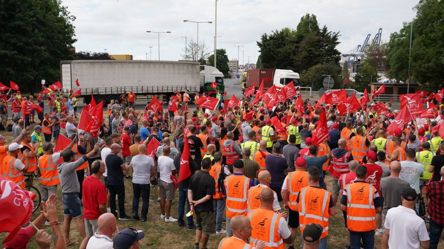 Port of Felixstowe strike. Strike Fears Grow for Britain's Busiest Container Port