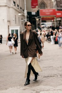 Street style at New York Fashion Week Spring 2023