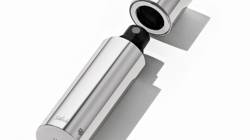 Aeir's refillable aluminum fragrance case.