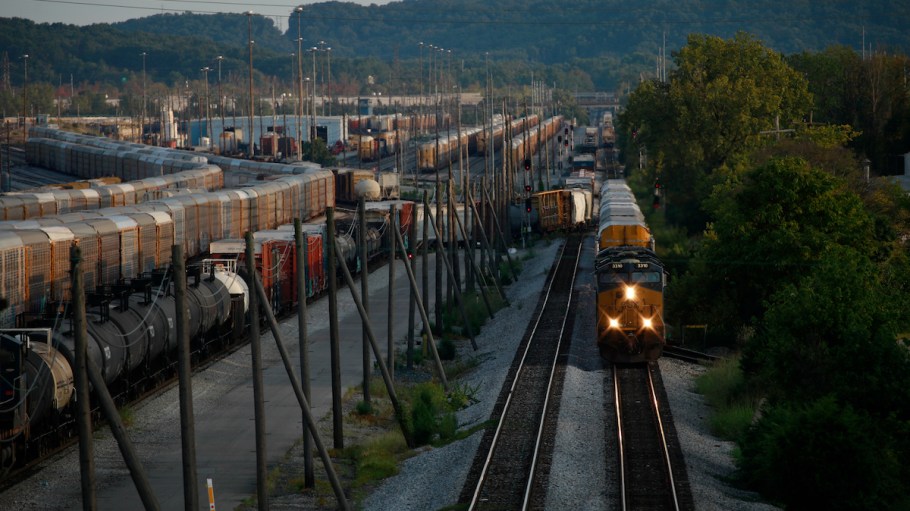 Rail workers call for informational picketing