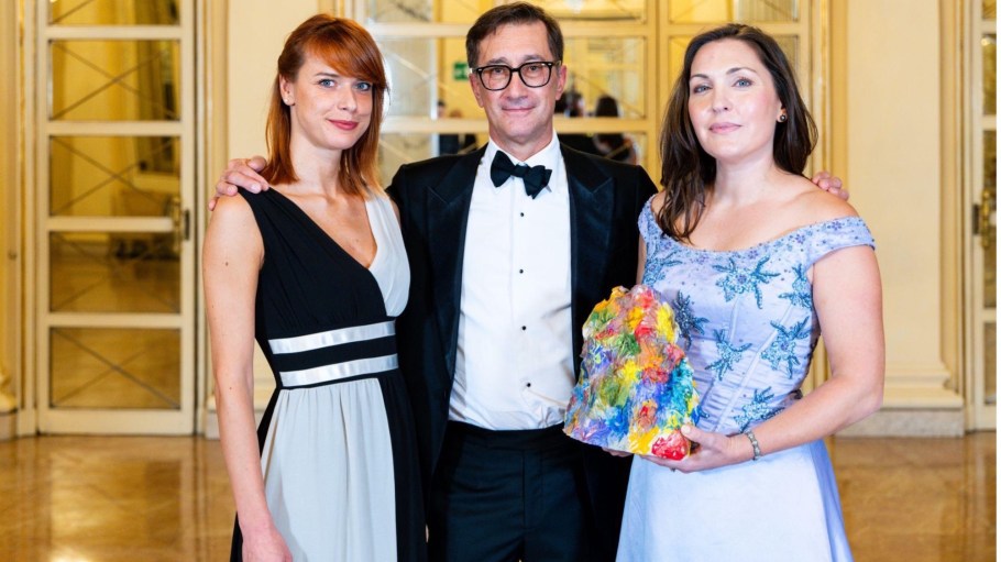 Stony Creek Colors and Albini Group win Groundbreaker Award at the 2022 Sustainable Fashion Awards