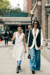 Street style at New York Fashion Week Spring 2023