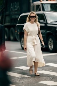 Street style at New York Fashion Week Spring 2023