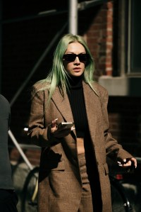 Street style at New York Fashion Week Spring 2023