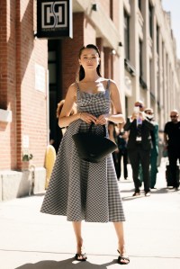 Street style at New York Fashion Week Spring 2023