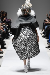 Comme Des Garcons RTW Spring 2023