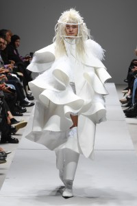 Comme Des Garcons RTW Spring 2023
