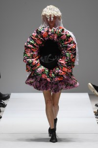 Comme Des Garcons RTW Spring 2023