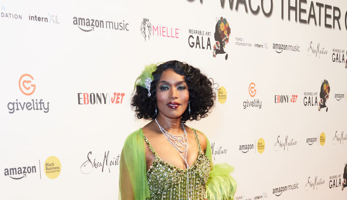 SANTA MONICA, CALIFORNIA - OCTOBER 22: Angela Bassett attends the 5th annual Wearable Art Gala honoring Angela Bassett and Mark Bradford at Barker Hangar on October 22, 2022 in Santa Monica, California. (Photo by Unique Nicole/Getty Images)