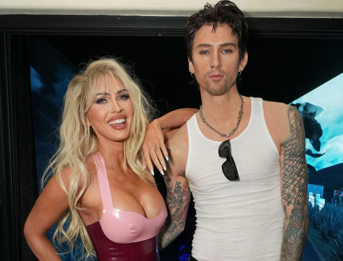 BEVERLY HILLS, CALIFORNIA - OCTOBER 28: (L-R) Megan Fox dress as pamela anderson and Machine Gun Kelly dressed as tommy lee in costume attend the Casamigos Halloween Party Returns in Beverly Hills on October 28, 2022 in Beverly Hills, California. (Photo by Kevin Mazur/Getty Images for Casamigos)